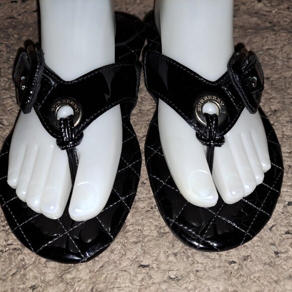 BURBERRY-Quilted Thong Sandal-Black Patent-Pefectly Resoled-Sz 6.5-Excellent - Picture 4 of 9